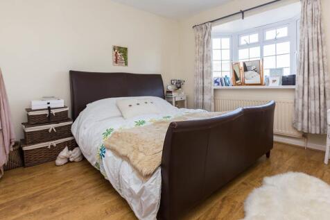 Bedroom 1.jpg