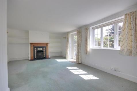 Living room 2.jpg