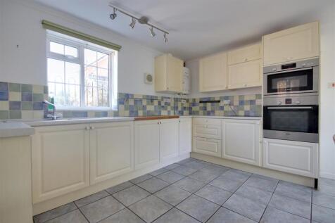 kitchen 2.jpg