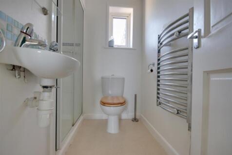 Bathroom 3.jpg