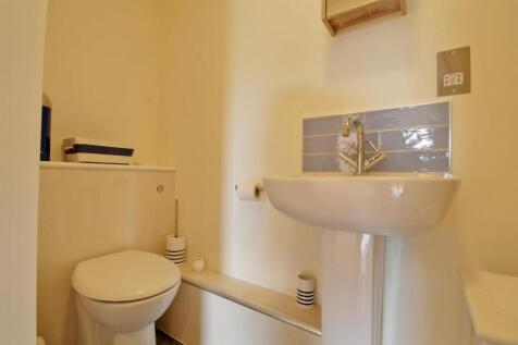 bathroom 2.jpg