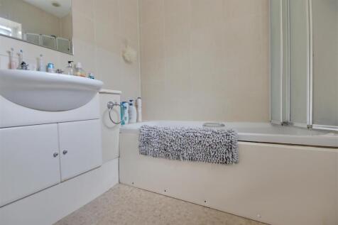 Bathroom.jpg