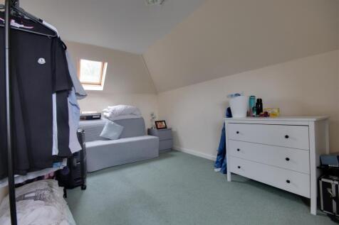 Bedroom 4.jpg