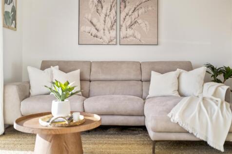 1 Dudsbury Court-13.jpg