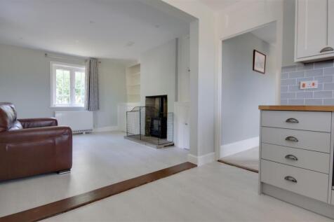 Living room 3.jpg