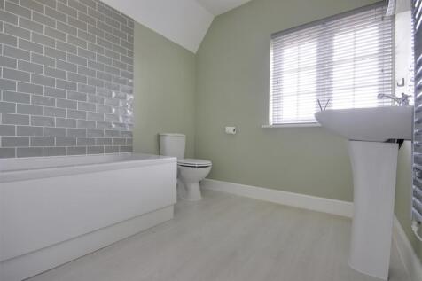 Bathroom 2.jpg