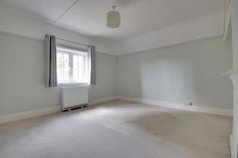 Bedroom 5.jpg