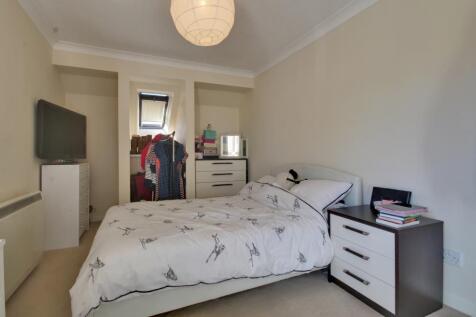 Bedroom_lge.jpg