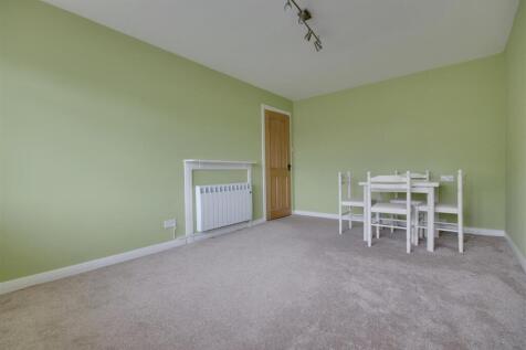 Living room 2.jpg