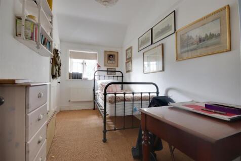Bedoom 2.jpg
