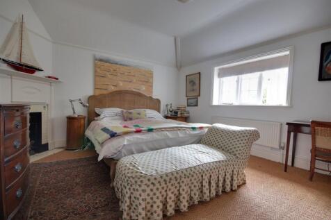 Bedroom 4.jpg