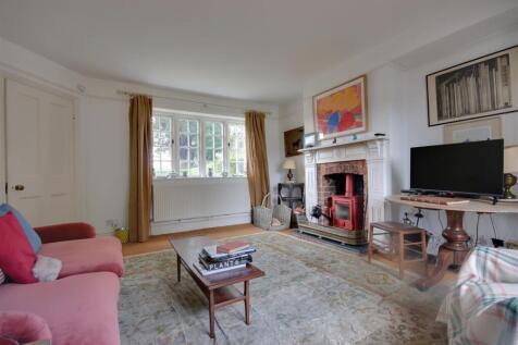 Living room 3.jpg