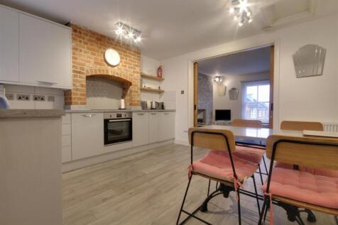 Kitchen .jpg