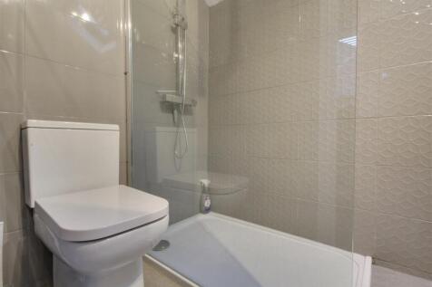 Bathroom 2.jpg