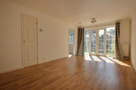 Living room 2.jpg