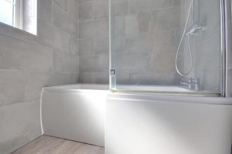 Bathroom 2.jpg