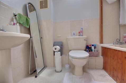Bathroom.jpg