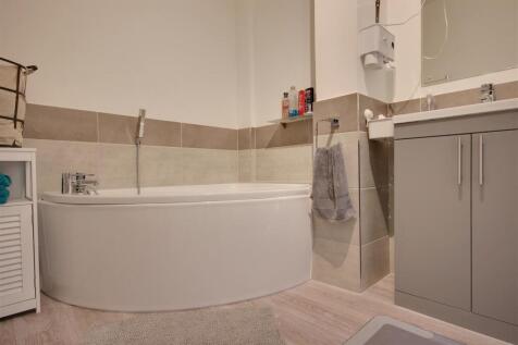 Bathroom.jpg