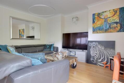 Living room 2.jpg