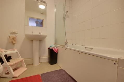 Bathroom.jpg