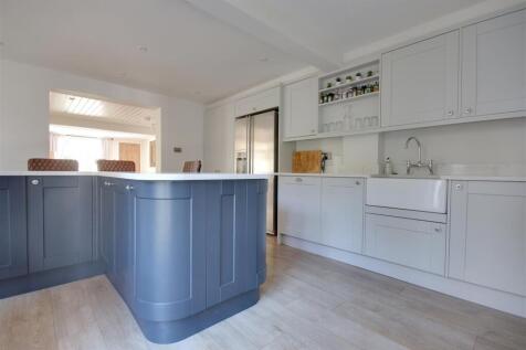 Kitchen 3.jpg