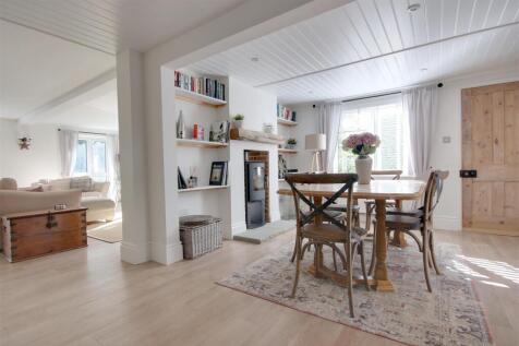Dining room.jpg