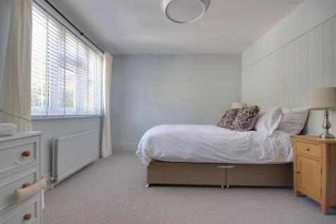Bedroom 4.jpg