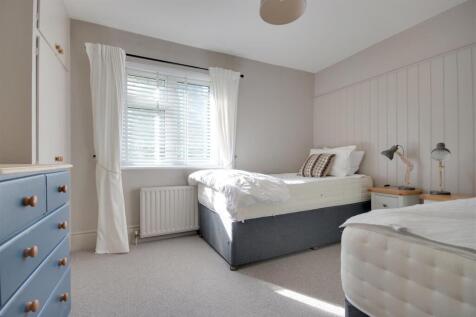 Bedroom 6.jpg