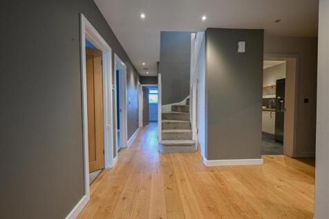 Hallway 1.jpg