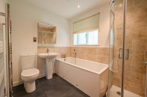 Bathroom 2.jpg