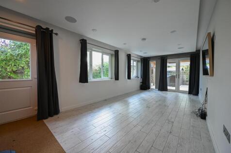Garden Room 1.jpg
