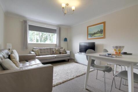 Living room .jpg