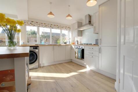 Kitchen 4.jpg