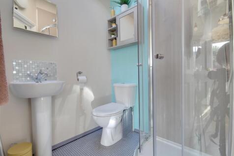Bathroom ds.jpg