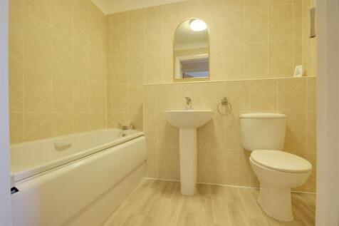 Bathroom 2.jpg