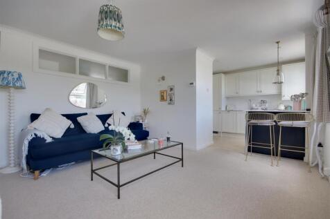 Living room 2.jpg