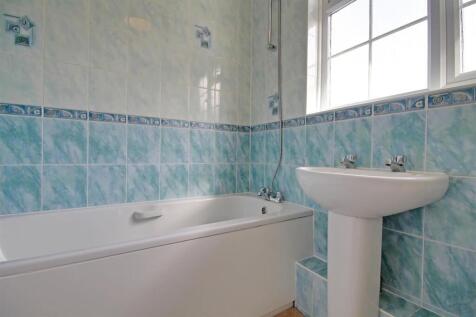 bathroom .jpg