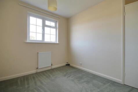 bedroom 5.jpg