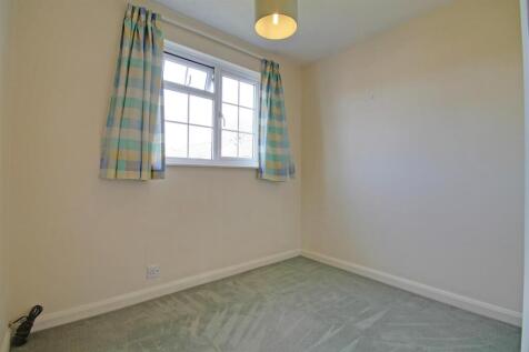 bedroom 6.jpg