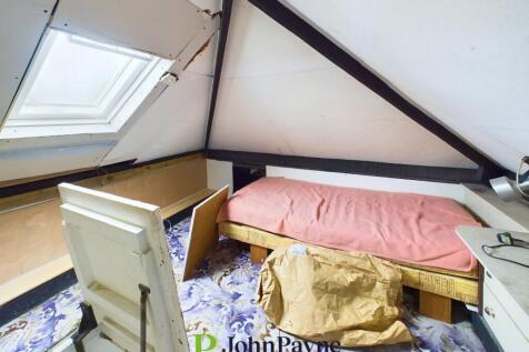 Attic/Hobbies Room