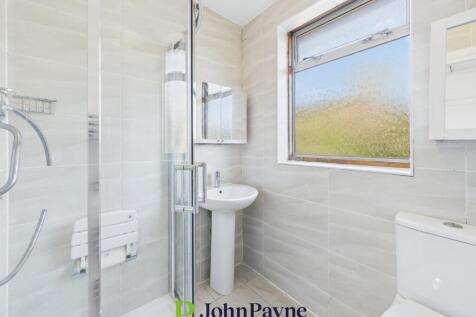1st Floor Shower Roo