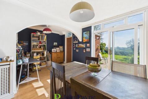 Dining/Study Area