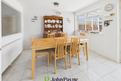 Dining/Kitchen