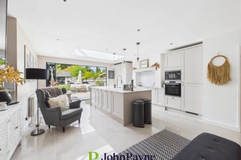 Kitchen/Living Area