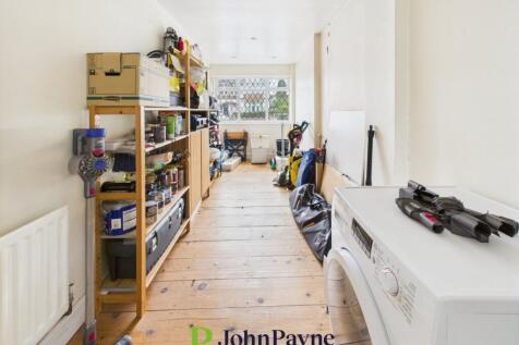 Playroom/Bedroom