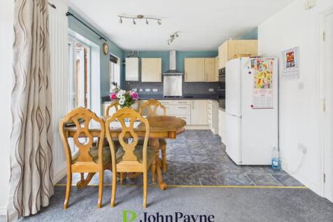 Kitchen / Dining
