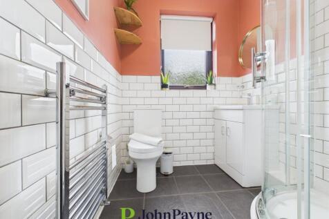 1st Floor Shower