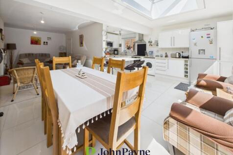 Living/Kitchen