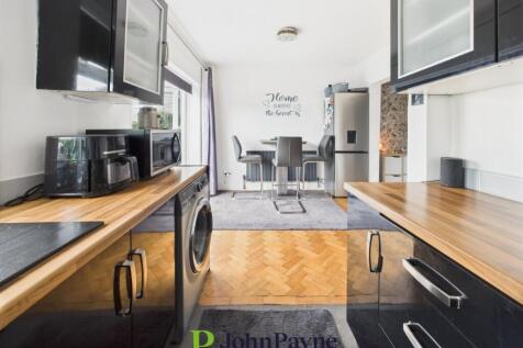 Kitchen / Dining