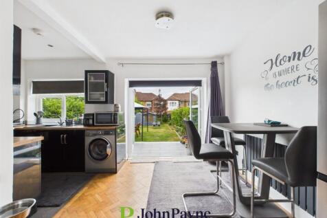 Kitchen / Dining